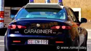 Palpeggia donna sul bus approfittando della calca