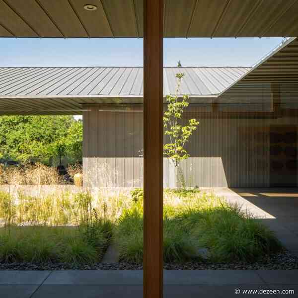 Waechter Architecture places rain garden within Meadow House in Oregon