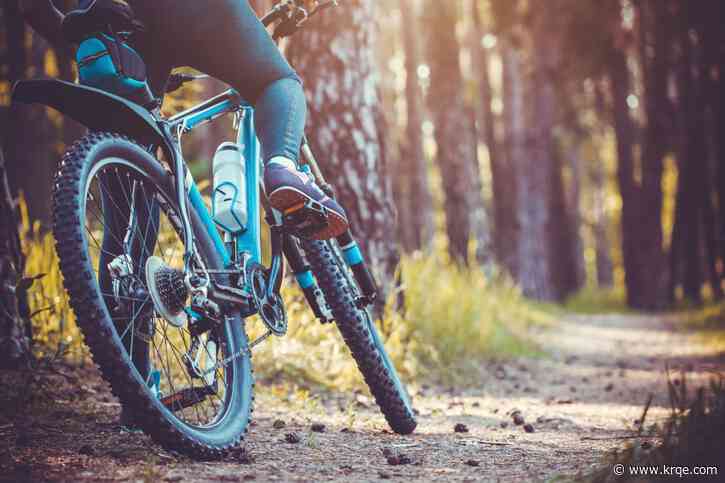 Por Vida Tattoo Shop and Bike505 hold community bike ride