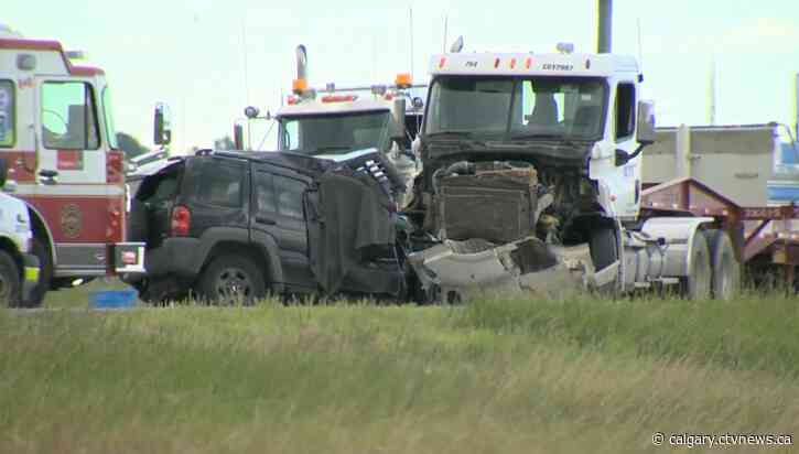 Fatal crash between semi and jeep closes Peigan Trail