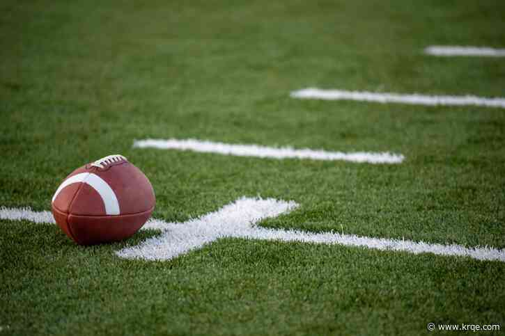 Two quarterbacks standing out in Lobos offseason