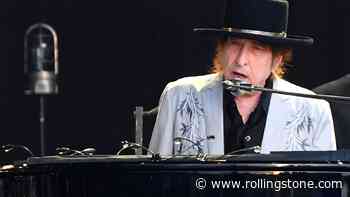 Bob Dylan Continues His Grateful Dead Cover Streak By Breaking Out ‘Stella Blue’ in Spain