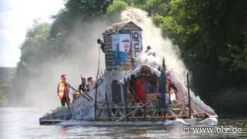 1,1 Tonnen schwere Badewanne bei Rennen in Eutersdorf auf Saale unterwegs