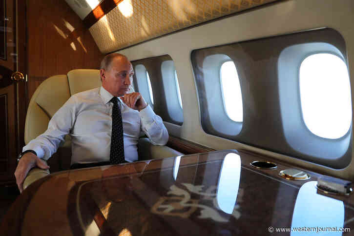 Putin Declares Punishment for Violation of Martial Law, Presidential Plane Seen Fleeing Moscow