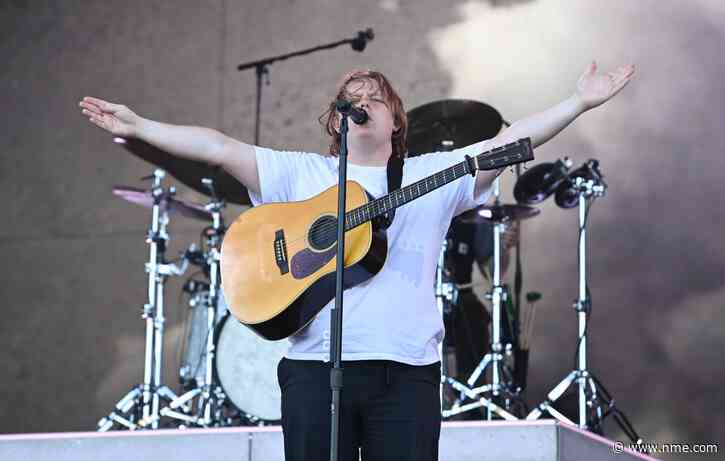 Lewis Capaldi struggles with voice during Glastonbury performance