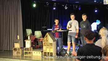 Volle Aula in Schöningen: Wegen des Regens mussten alle rein