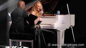 Adele Pauses Las Vegas Show to Talk Submersibles With Fans