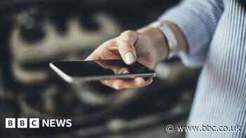 Stay on line if you accidentally dial 999, Wiltshire Police say