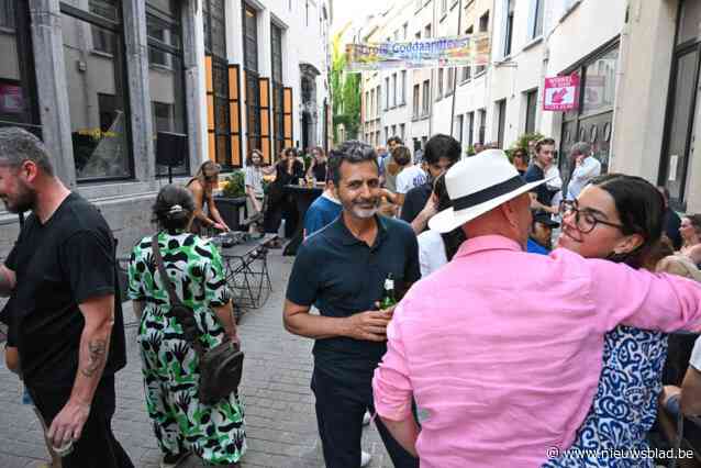 Straatfeest Buurt viert voor of na renovatie