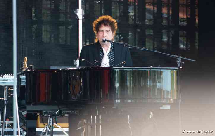 Watch Bob Dylan cover the Grateful Dead’s ‘Stella Blue’ in Barcelona