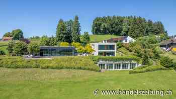 Diese Reichen bleiben auf ihren Villen sitzen