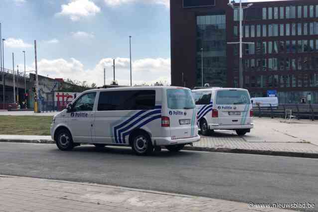 Politie merkt zwalpende bestuurder (38) op die onder invloed blijkt te zijn