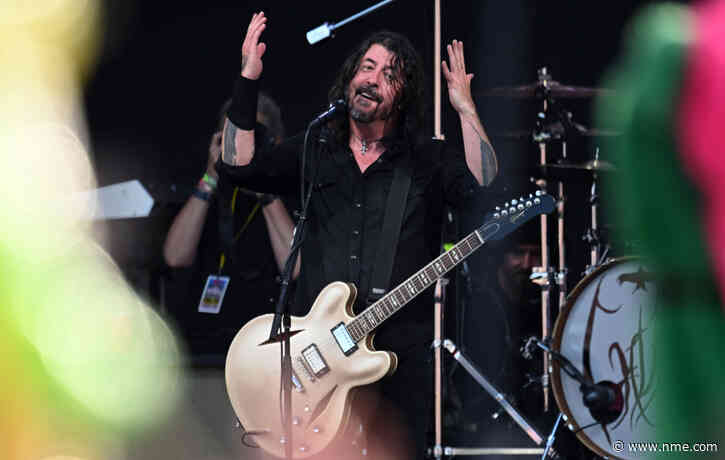 Dave Grohl caught the train to Glastonbury
