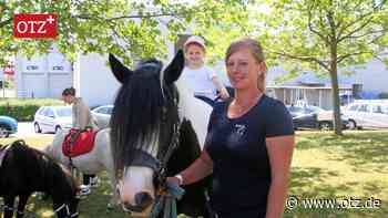 Ponyreiten bei großem Familienfest in Kahla