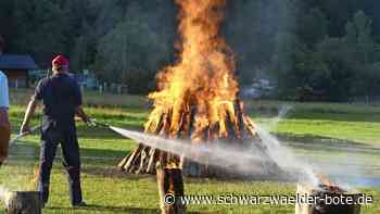 Sonnwendfeier Enzklösterle: Flammen lodern dieses Mal wo anders