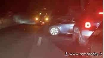 Auto contromano sulla Colombo: inversione e inseguimento con la polizia