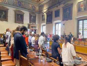 "Sindaca" e "assessora" nello statuto comunale. Il centrodestra: "Sono priorità?"