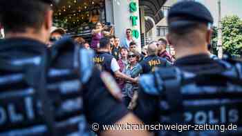 Polizei nimmt Teilnehmer von Pride-Walk in Türkei fest