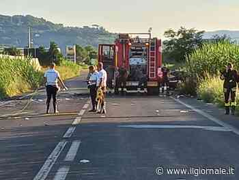 Fugge all'alt dei carabinieri e travolge un auto, muiono due persone: tragedia a Pesaro