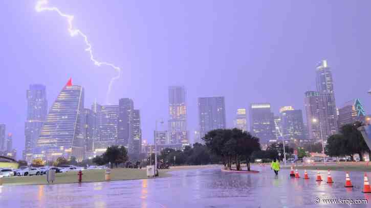 Where and when are lightning deaths most common?
