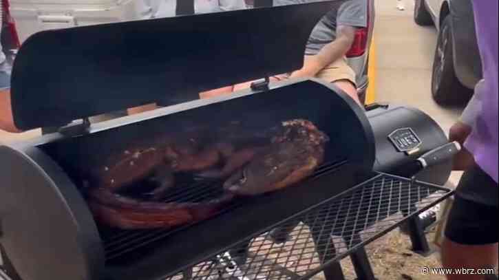 'Louisiana style:' Cade Beloso's dad smoking gator before LSU matchup with Florida