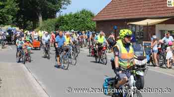 Leiferder demonstrieren radelnd für Radweg nach Ettenbüttel