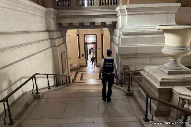 Parket eist strenge straf tegen man die voorarm van politieman open bijt