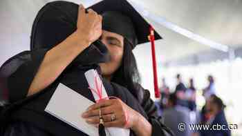 Pikangikum First Nation sees largest graduating class in its history