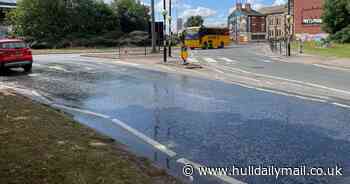 Live updates as Rawling Way in Hull is shut in both directions due to burst water main