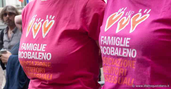 Non riconoscere le famiglie arcobaleno porta allo stigma: sul tema c’è un silenzio rumoroso
