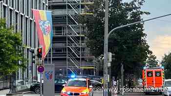 Großeinsatz in Rosenheim: Junge klettert auf Baukran