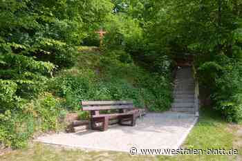 Schutzhütte, Treppenwald und Bushäuschen: In Bühne wird gebaut