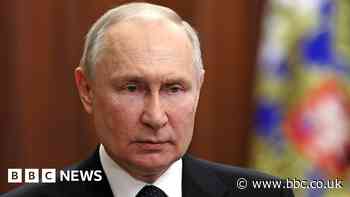 Instability ratchets up pressure on Putin