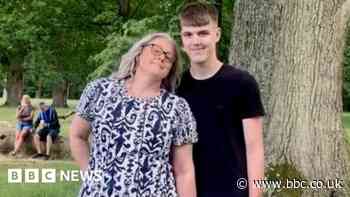 Glastonbury 2023: Mum of Tourette's sufferer praises Lewis Capaldi