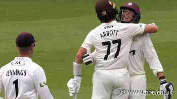 County Championship: Abbott and Worrall enjoy last-wicket Surrey stand of 130 as Lancs suffer