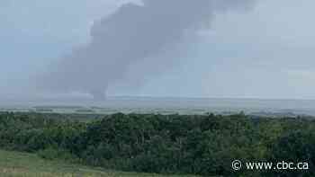 Lightning strikes oil battery near Stoughton, Sask., leaving heavy black smoke in the area