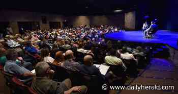 'Strictly business': Bears don't seek handout but tax 'fairness,' Warren says in Arlington Heights