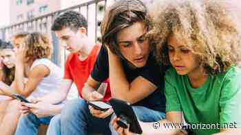 Studie der Postbank: Jugendliche surfen 63,7 Stunden pro Woche im Netz