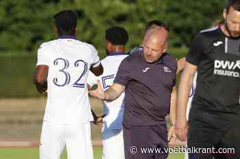 Spelers van Anderlecht maken kennis met de nieuwe werkwijze en moeten serieus aanpassen