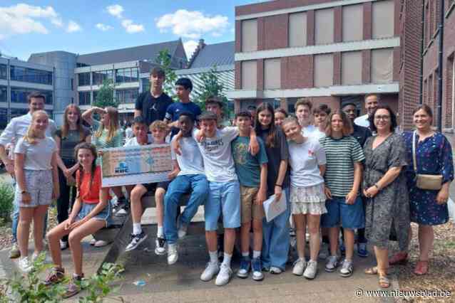 Leerlingen steunen leeftijdsgenoten