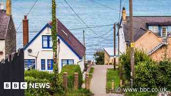 Ceredigion Coastal Path walkers want better public transport