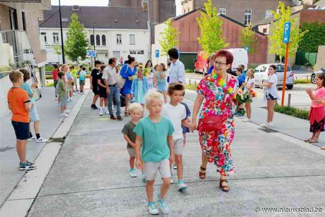Basisschool De Kruin verrast afscheidnemende juf en zorgcoördinator Ann De Rouck: “Dank voor de fijne tijd”