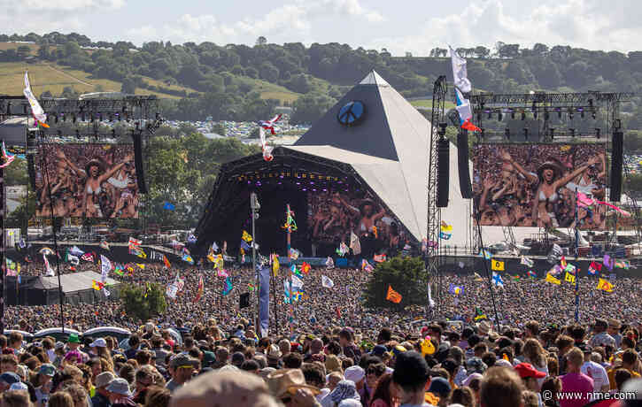 Glastonbury-goers surprised to see former ‘Apprentice’ contestant pulling pints at the festival