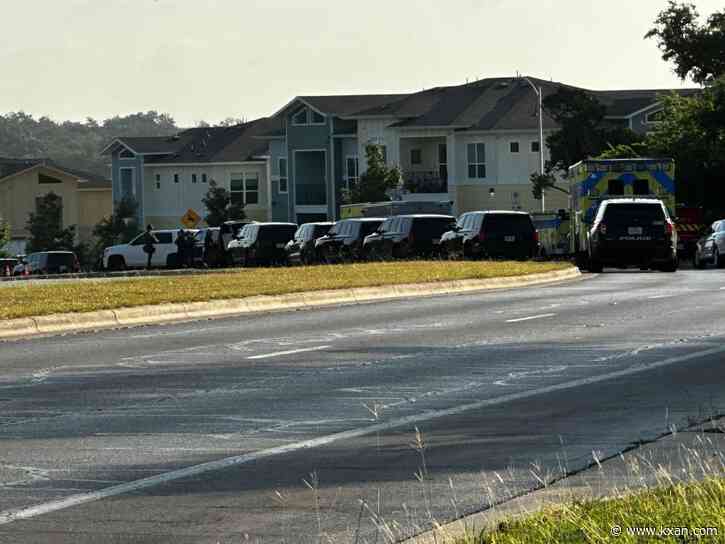 APD: SWAT called out to southwest Austin apartment, neighbors evacuated