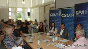 Pflegestammtisch: Gesundheitsminister sieht sich mit Wünschen, Forderungen und Kritik konfrontiert