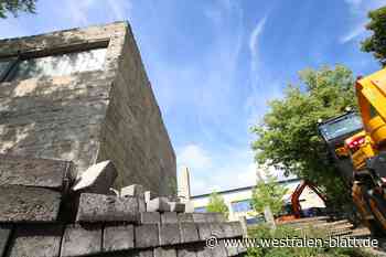 Altes Lehrschwimmbecken in Delbrück verschwindet Stück für Stück
