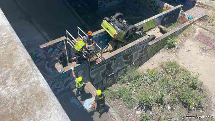 Austin Fire: Vehicle flips into ditch on South MoPac, person taken to hospital