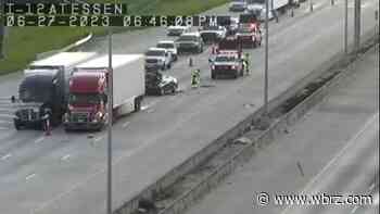 One person hurt in crash on I-12 at Essen Lane, vehicle recovery blocks two lanes
