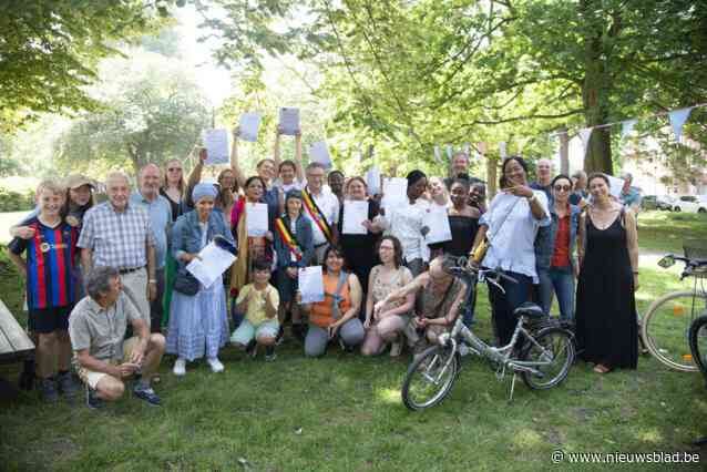 Diploma’s voor fietscursisten uitgereikt door kinderburgemeester Louro