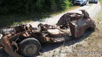 60 Jahre altes Oldtimer-Wrack aus der Donau gezogen: Polizei bittet um Hinweise